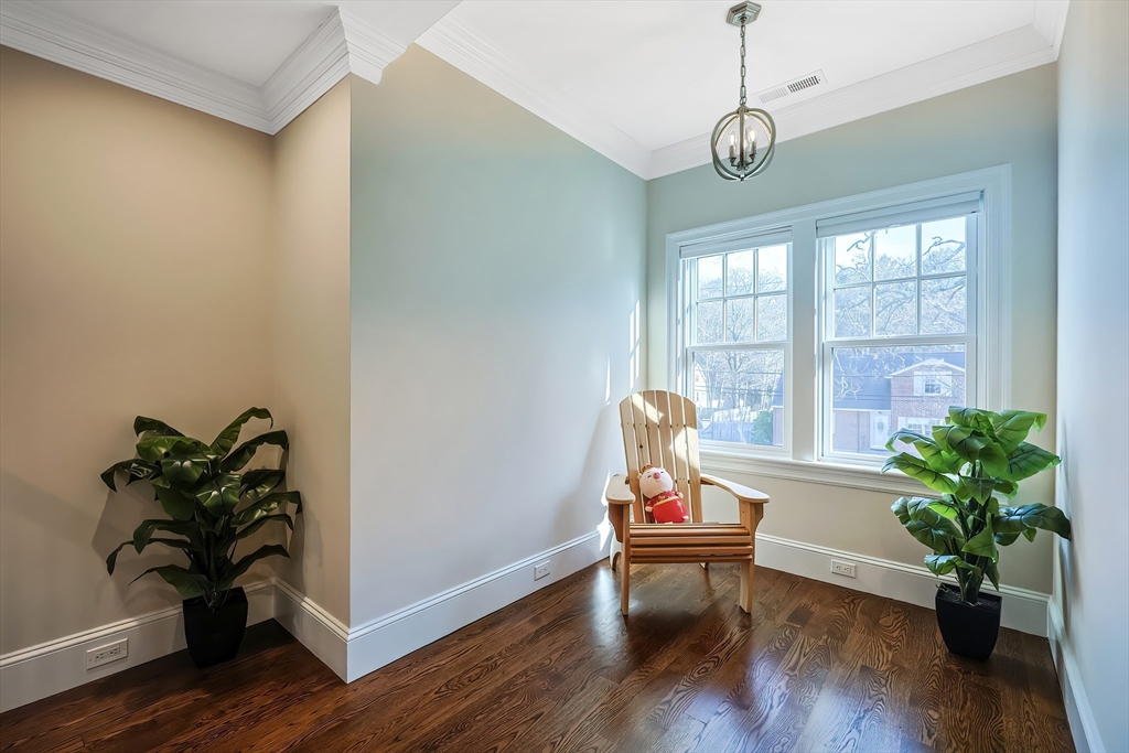 7 Marshall Rd, Wellesley