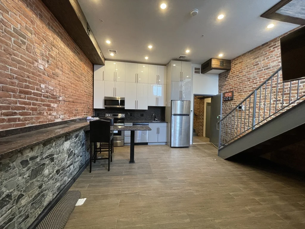 1028 Commonwealth Ave, Coolidge Corner
