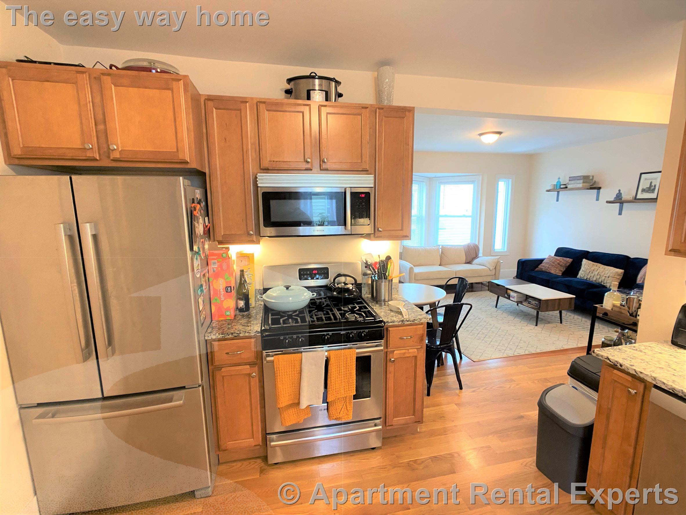 23 Willard Ave, Tufts