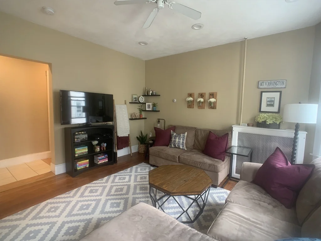 93 Easton St, Allston