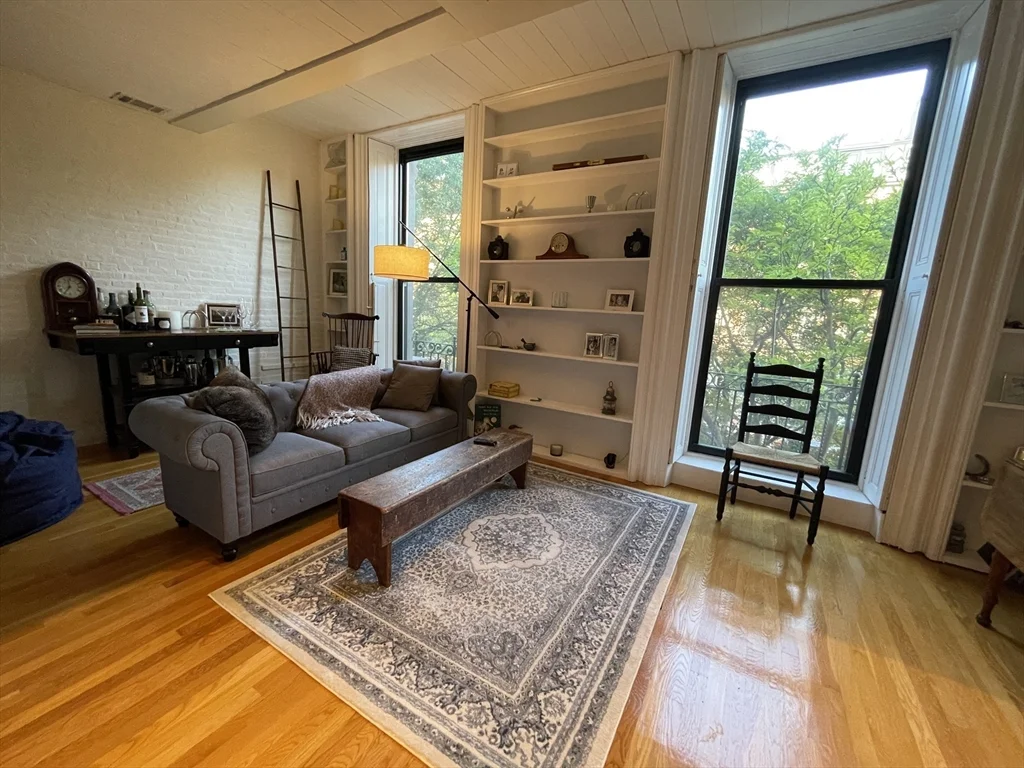124 Beacon St, Back Bay