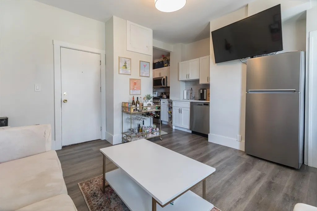 100 H St, South Boston