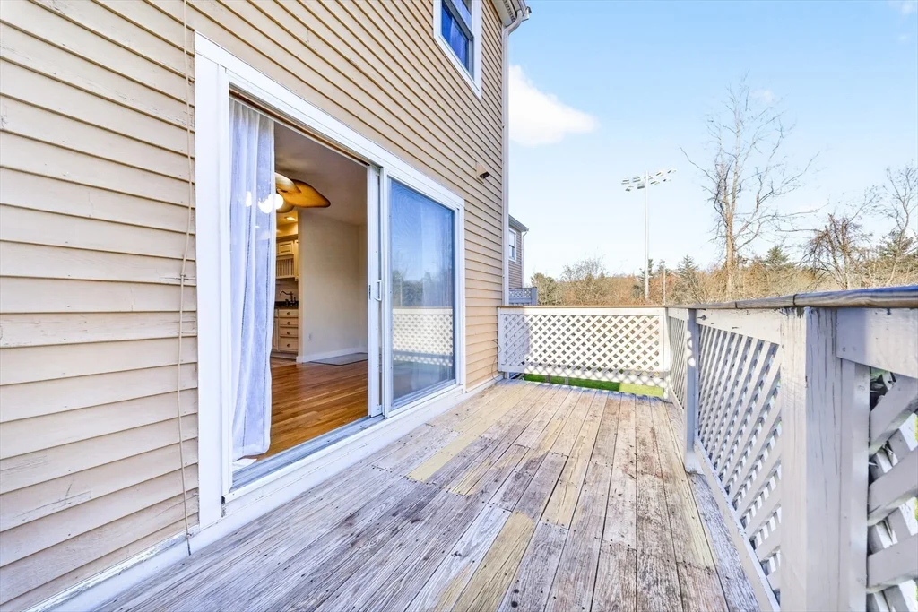 82 Camelot Dr, Worcester