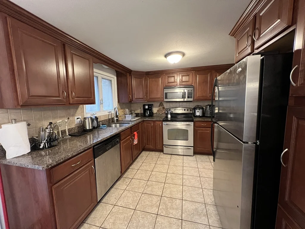 183 Oak St, Raynham