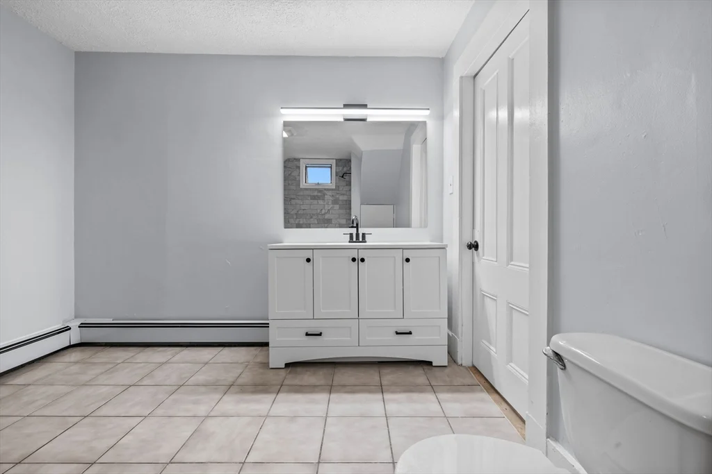 48 Hamilton Ave, Lynn