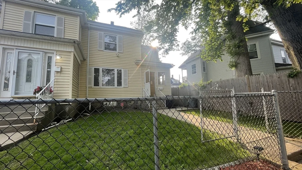 13 Whitman St, Dorchester