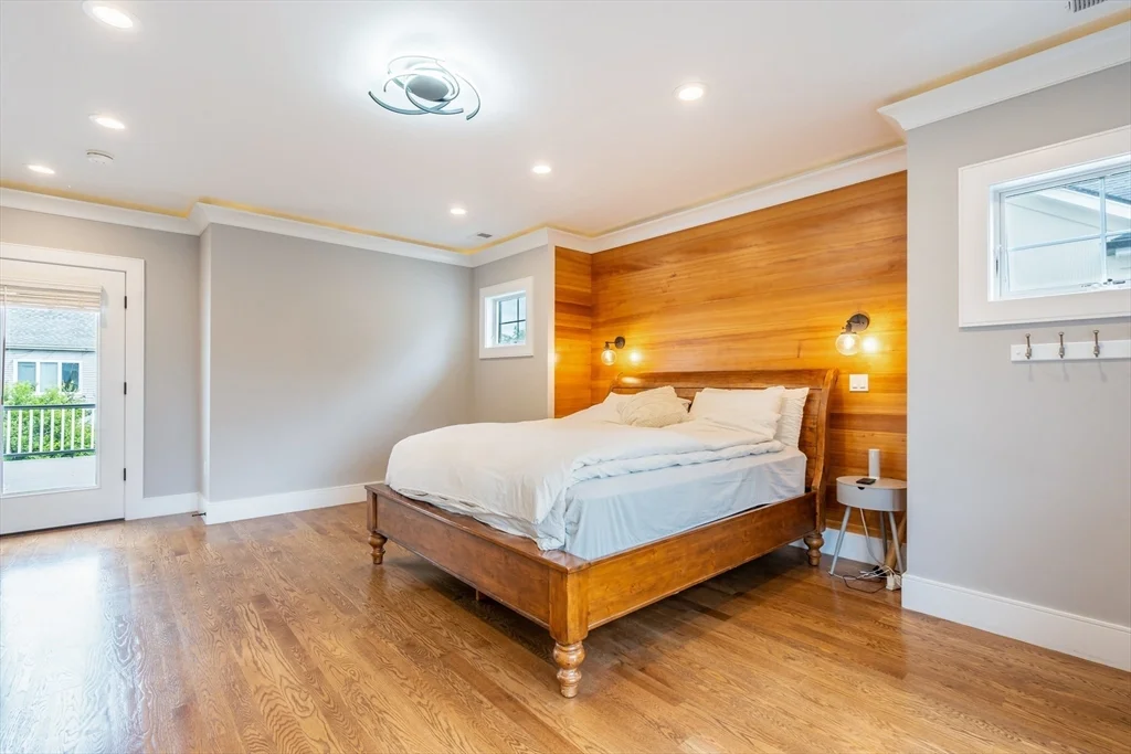 19 Shute Path, Newton Center