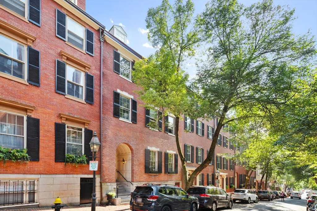 20 Chestnut St, Beacon Hill