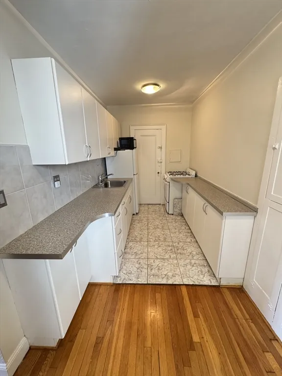 90 Kilsyth Rd, Brighton