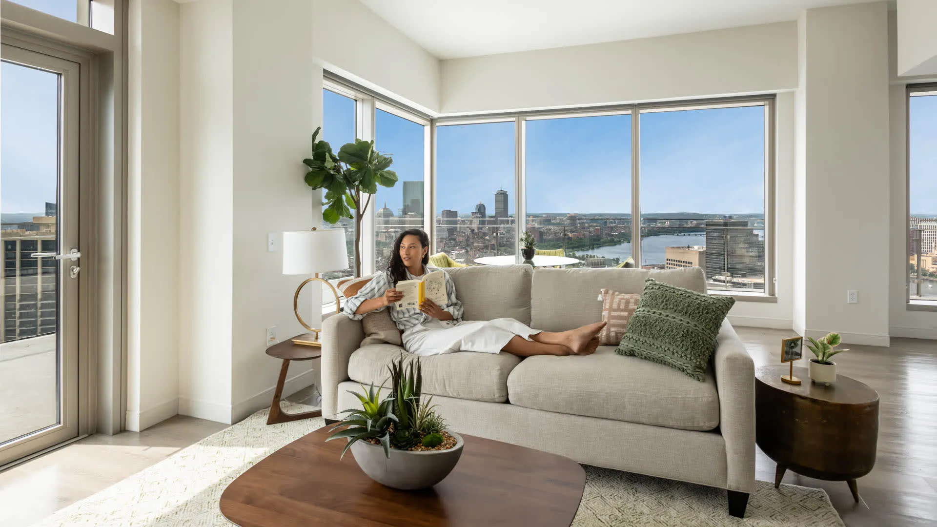 35 Lomasney Way, West End