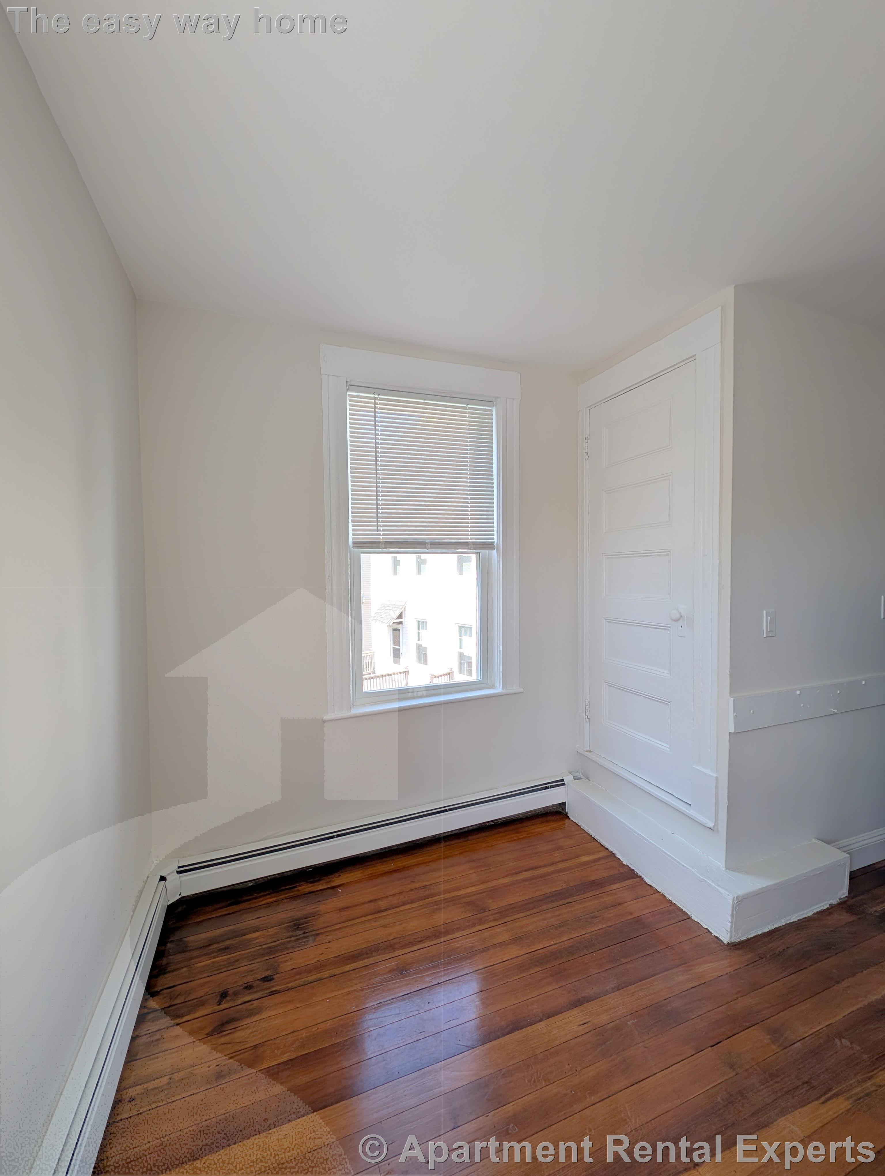 16R Warren Ave, Union Square