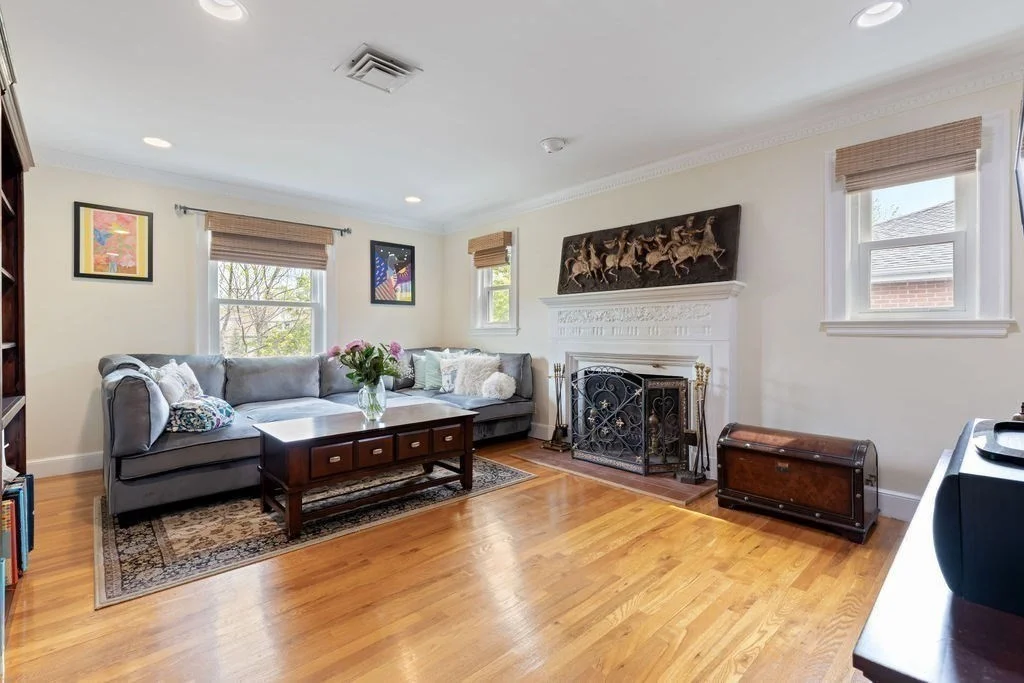 542 Commonwealth Ave, Newton