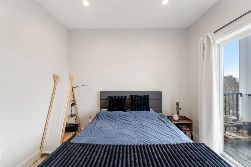 1457 Tremont St, Mission Hill