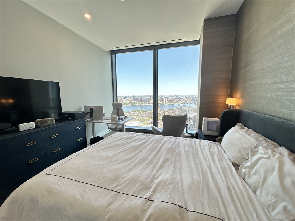 1 Dalton St, Back Bay