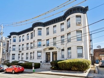 17 Green St, Coolidge Corner