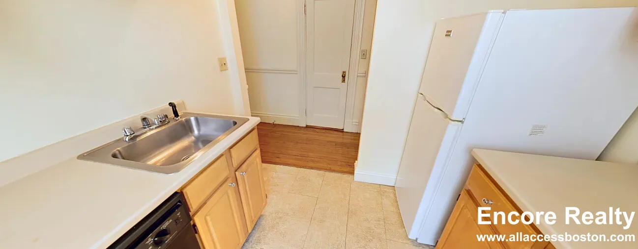 16 Queensberry St, Fenway