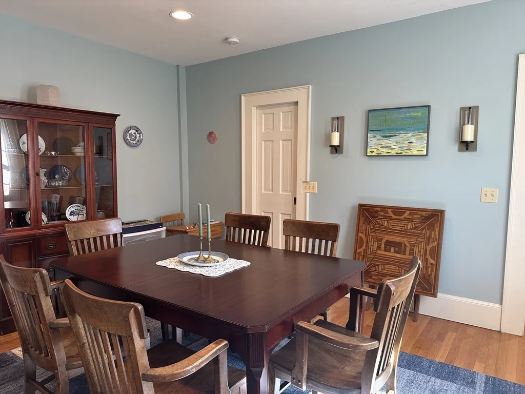 12 Pearl St, Mattapoisett