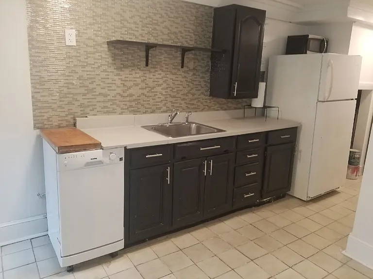 682 Parker St, Mission Hill