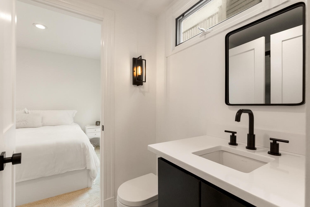 39 Mt Vernon St, Charlestown