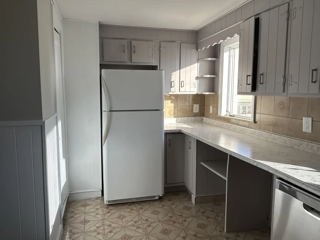 21-21a Carney St, Medford