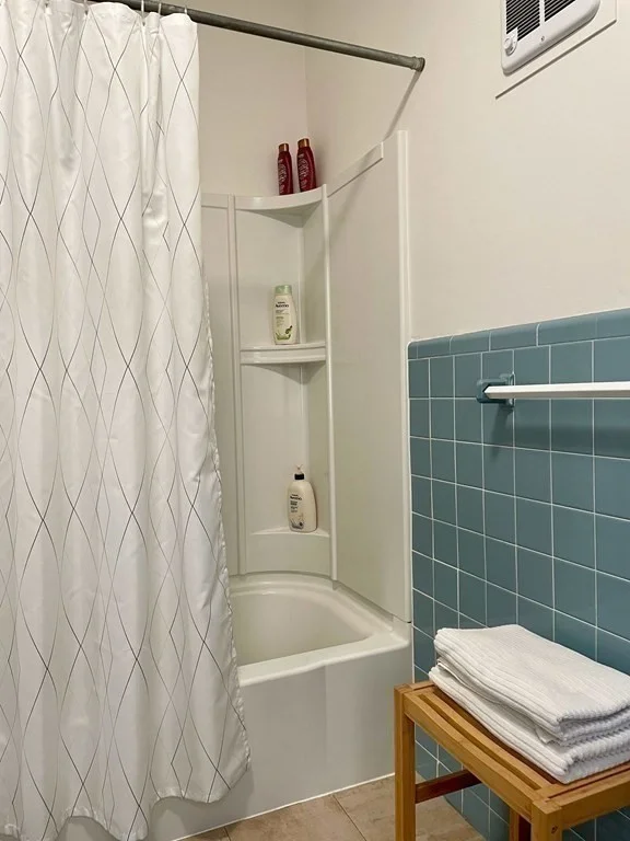 78 Stearns Rd, Longwood