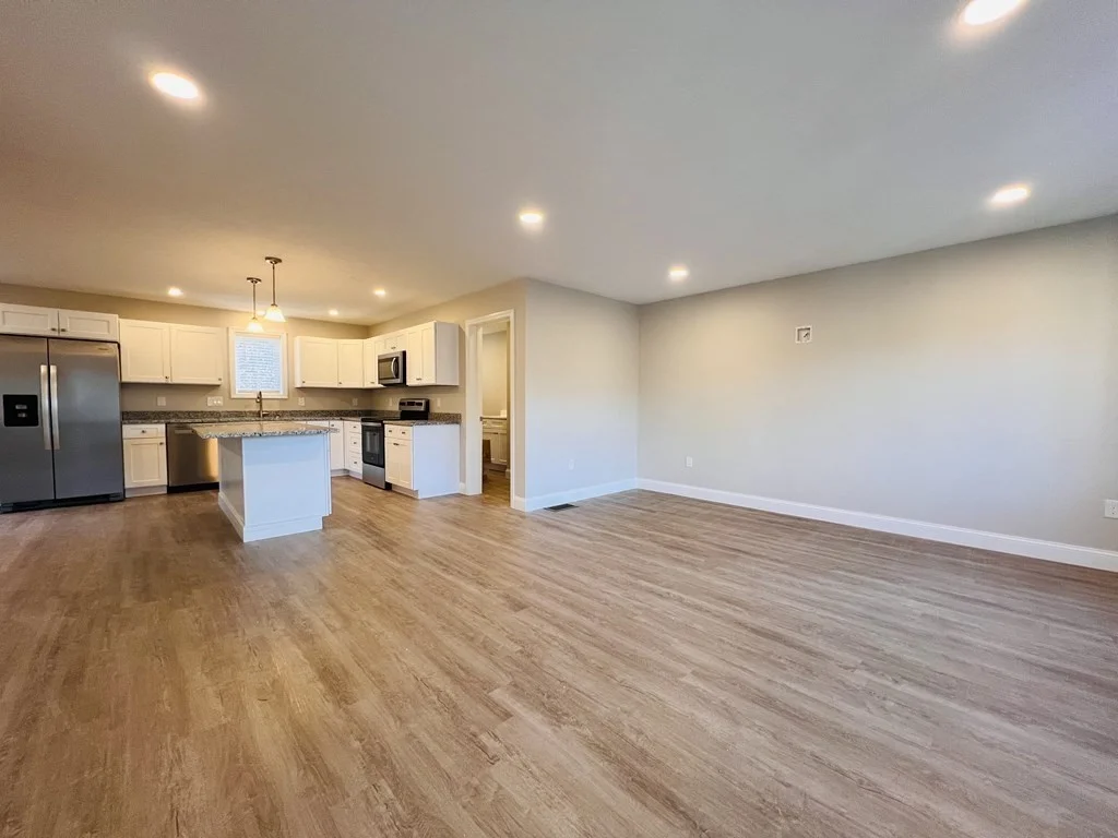 10 Glacier Path, Middleboro