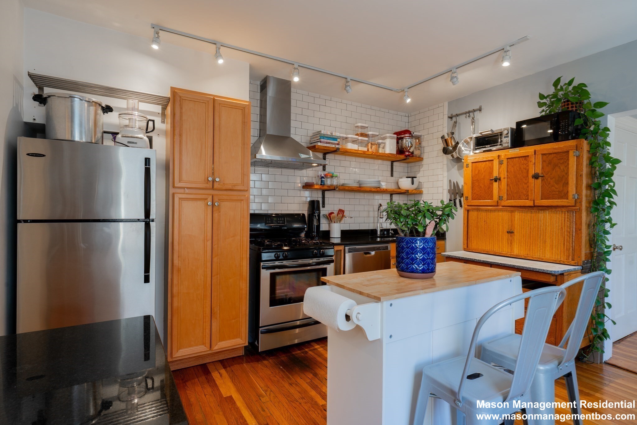 77 Columbus Ave, Prospect Hill