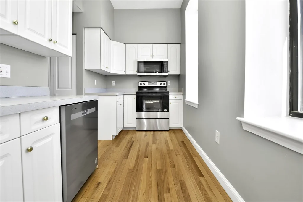 3 Forest St, Medford