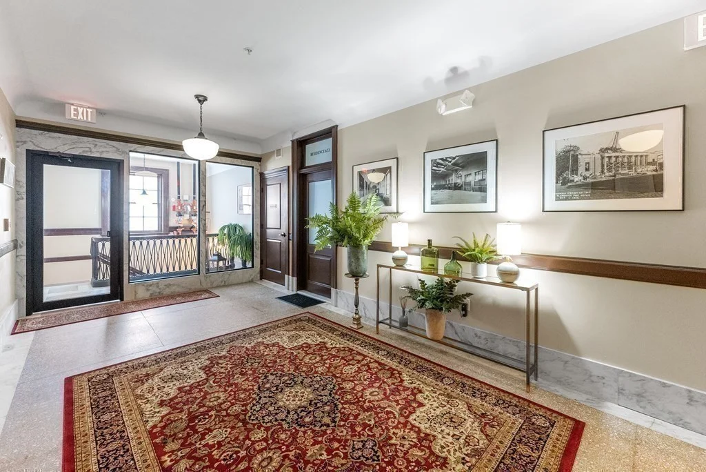 6 Main St Ext, Downtown