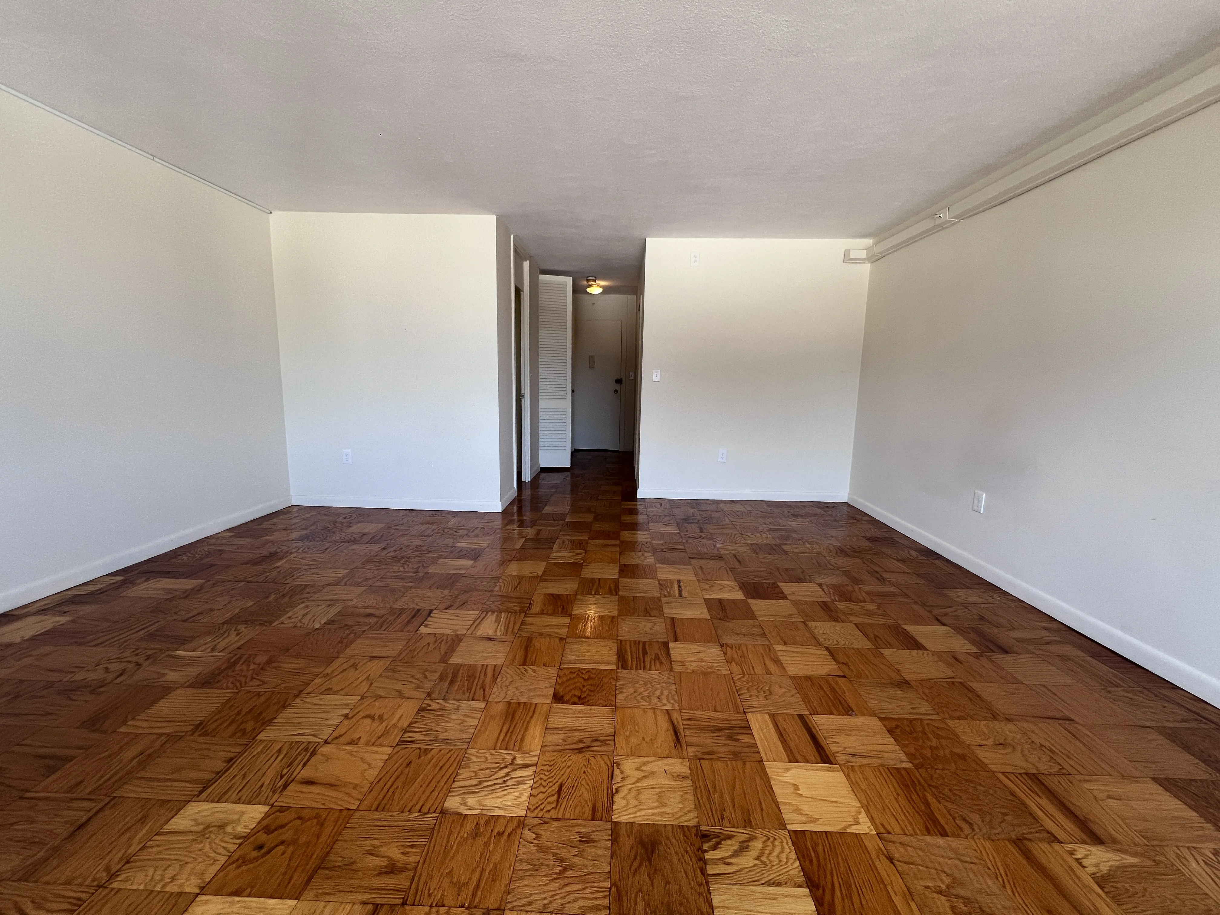 101 Monmouth St, Longwood