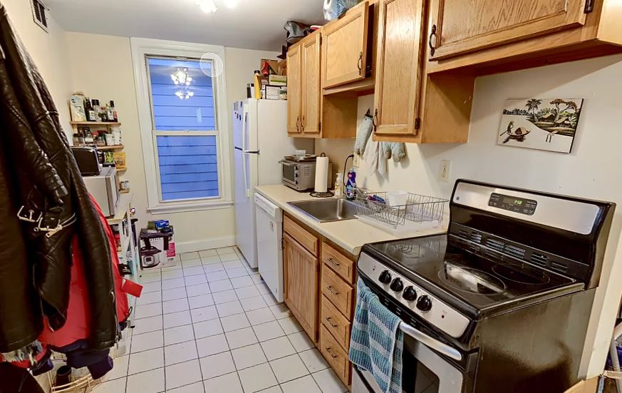 216 Freeman St, North Brookline