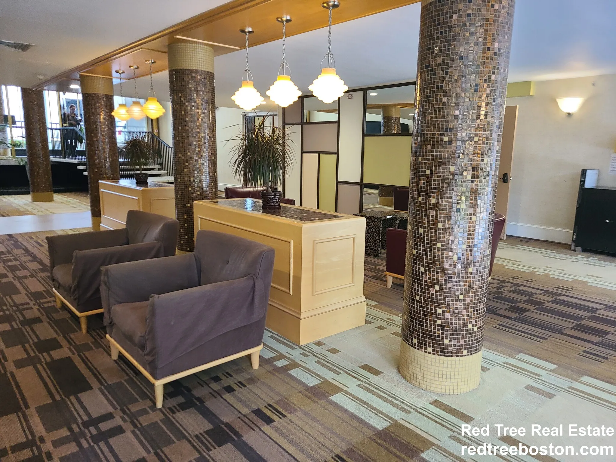 101 Monmouth Ct, Longwood