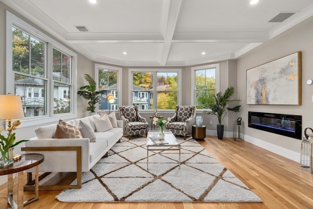 96 Verndale St, North Brookline