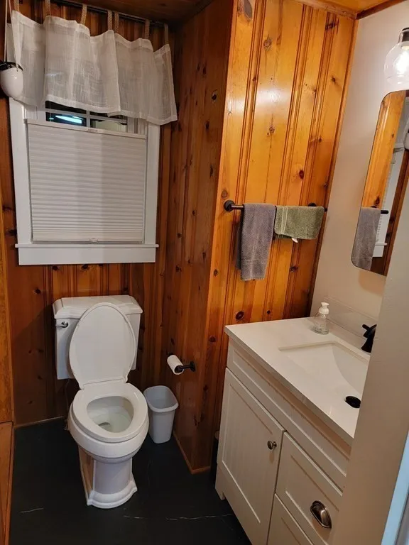 3 Pine Tree Dr, Holland
