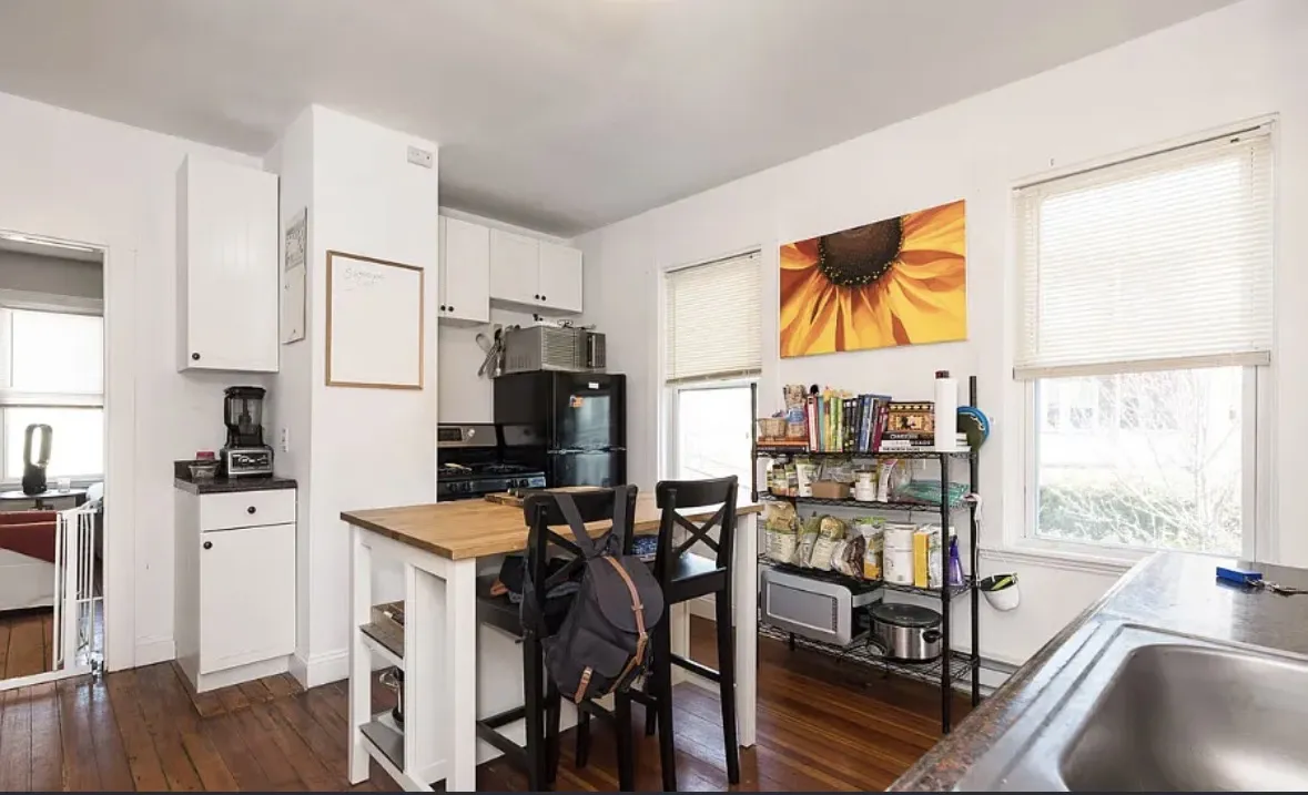 2 Hampshire Ct, Inman Square