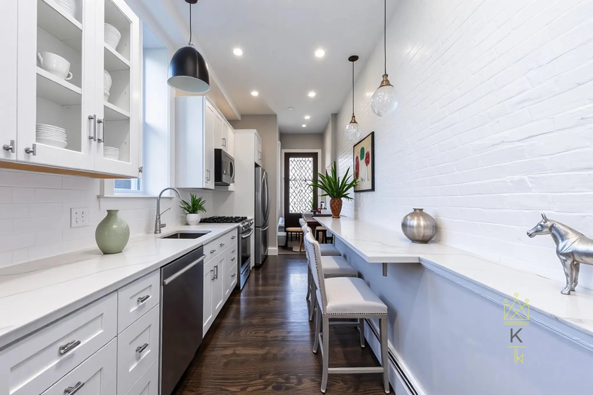 85 Regent St, Roxbury