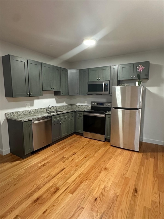 316 Essex St, Lawrence