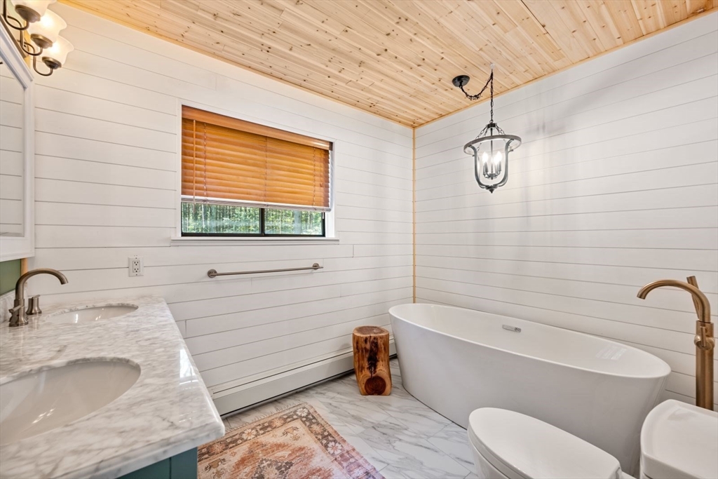 2 Deer Run, Littleton