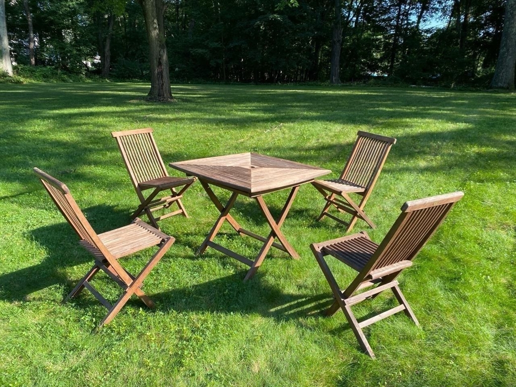 15 Winchester Dr, Lexington