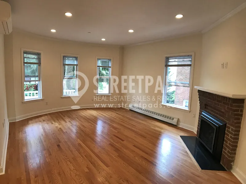 1 Langdon Sq, Neighborhood Nine