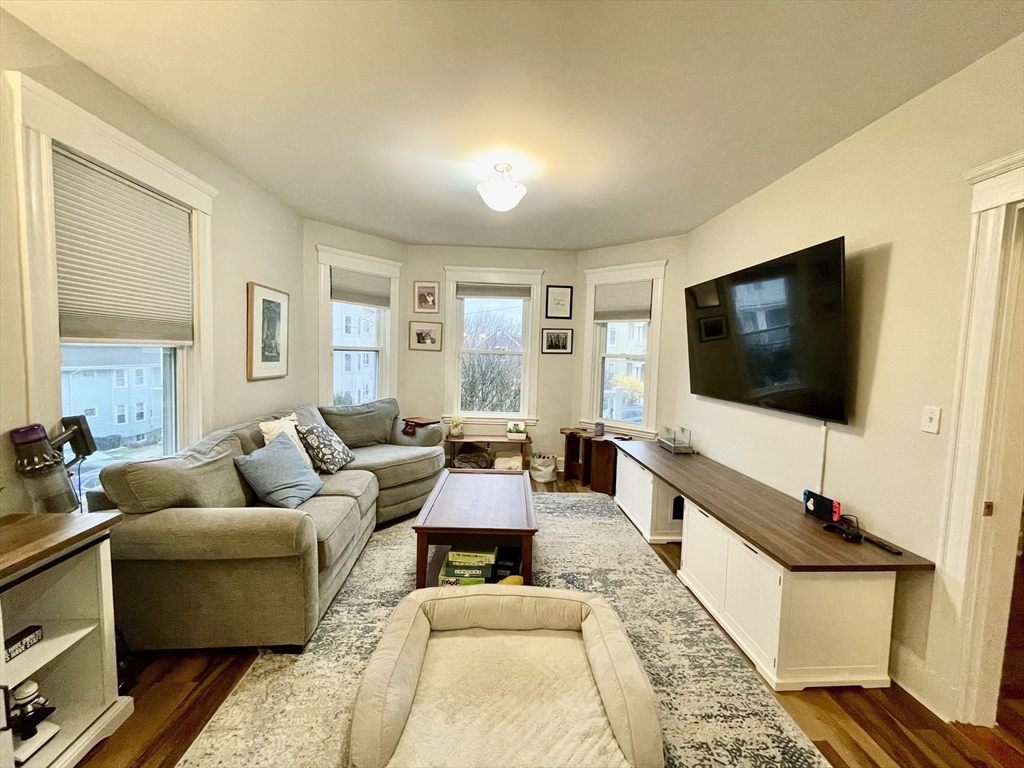 53 Montvale, Roslindale