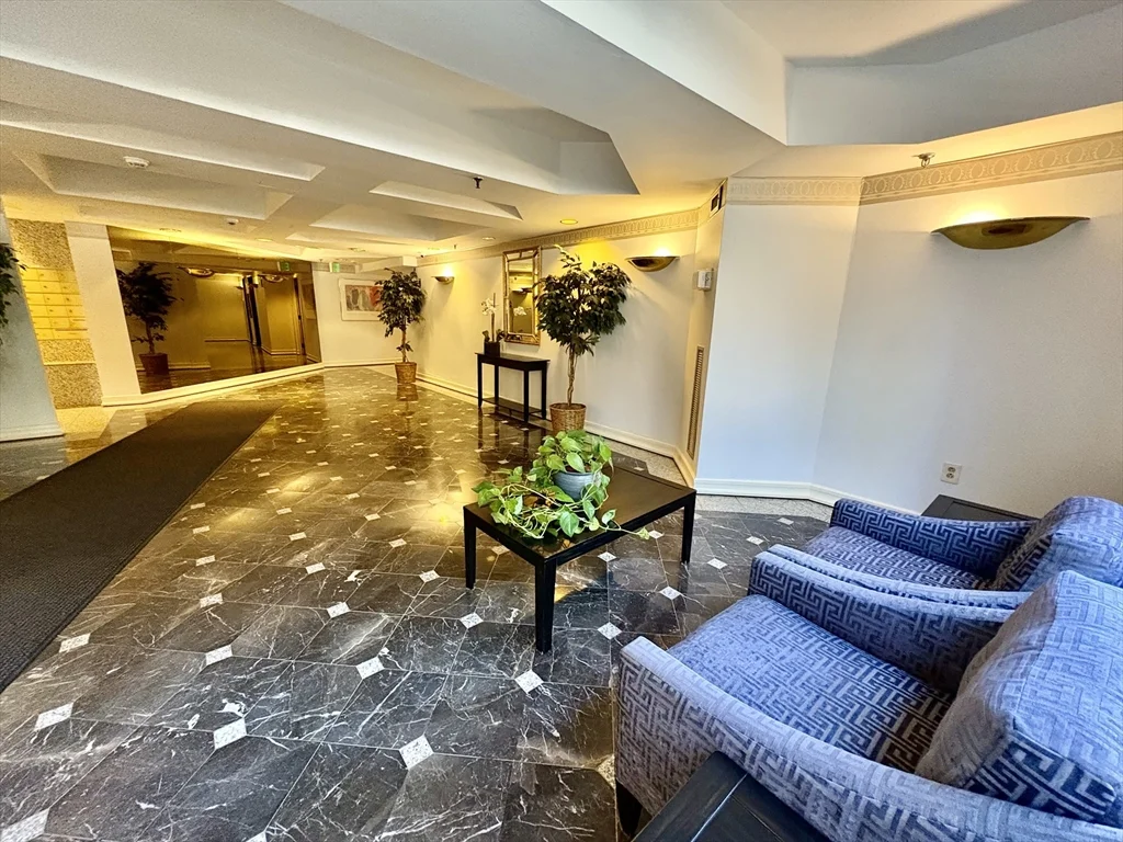 1933 Commonwealth Ave, Brighton