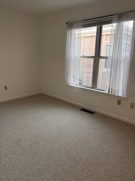 31 Henry St, Cambridgeport