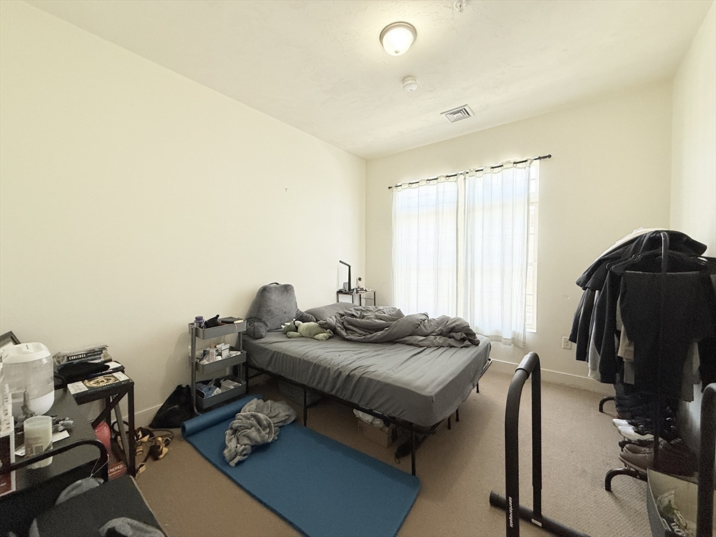 9 Gardner St, Allston