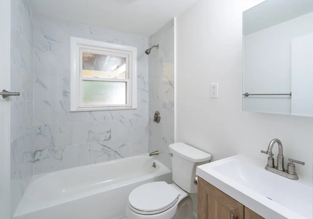 11 Maine Ave, Natick