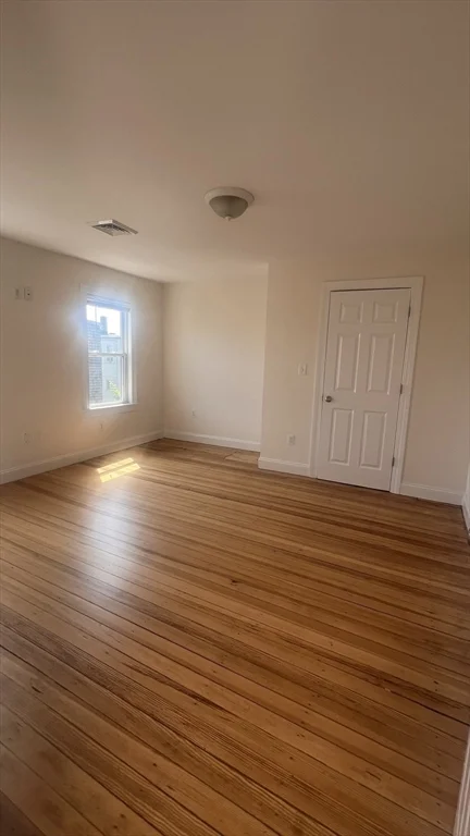 14 Humboldt Pl, South Boston