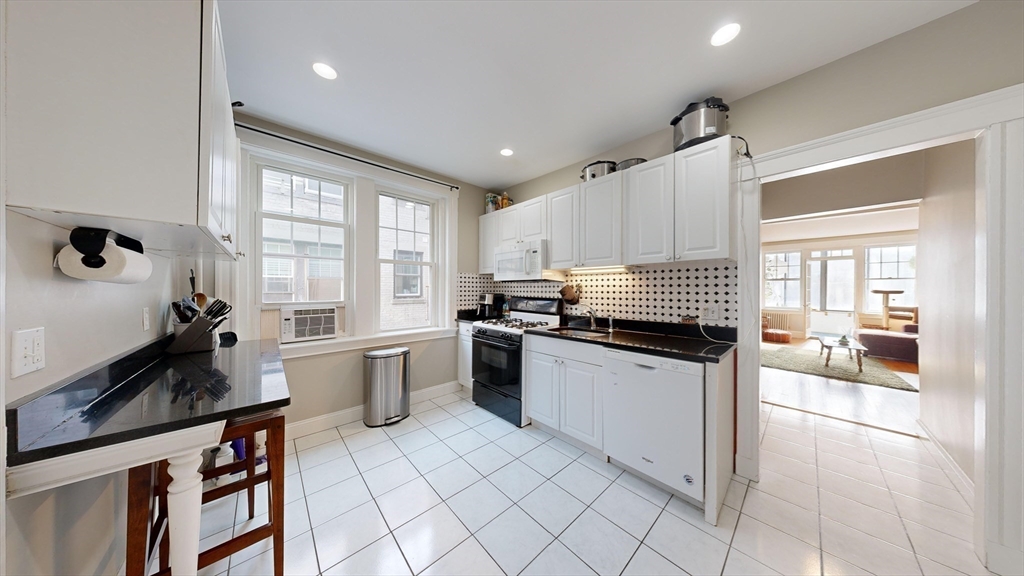 2035 Commonwealth Ave, Boston