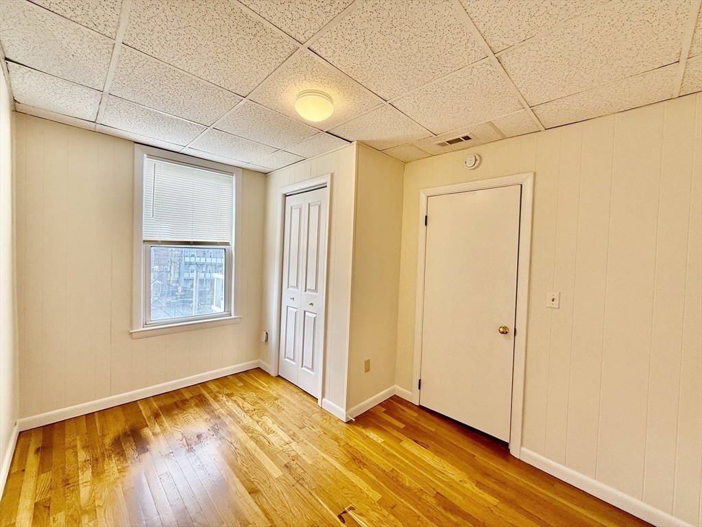 724 Cambridge St, Wellington-Harrington