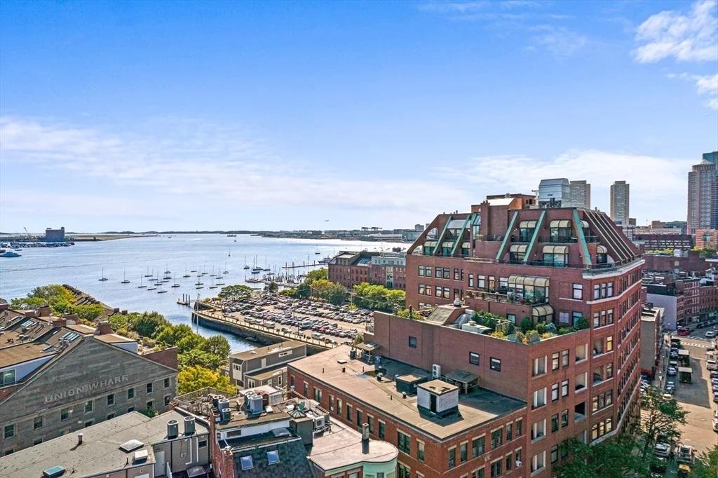 300 Commercial St, Waterfront