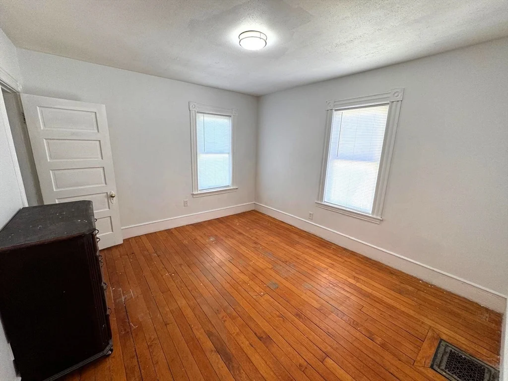 11 Fairmont Pl, Malden